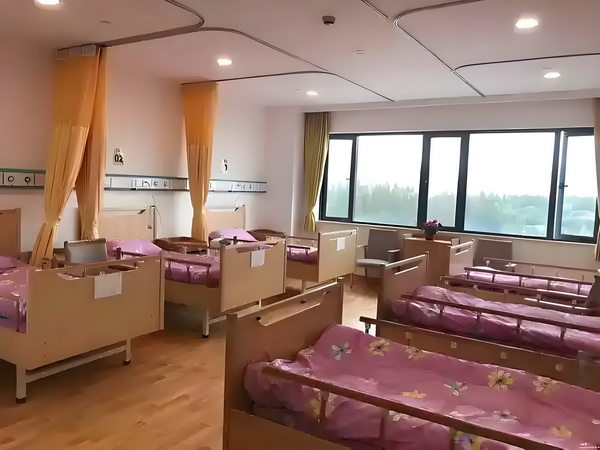 细节藏不住爱！白敬亭晒家意外暴露恋情？
